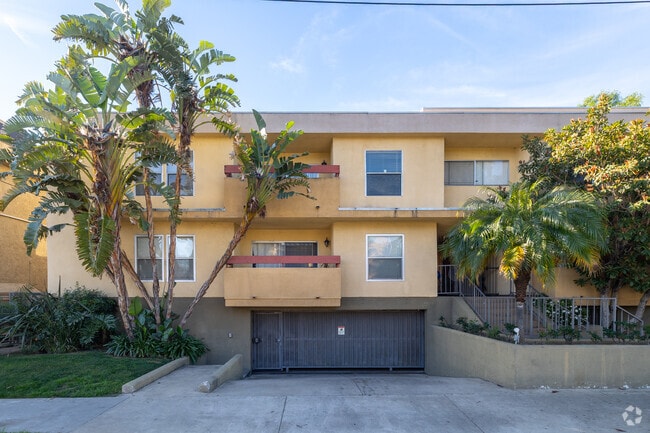 Photo - 14950 Burbank Blvd