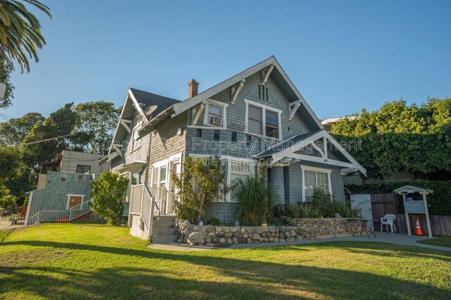 Building Photo - 803 Magnolia Ave Unit 1