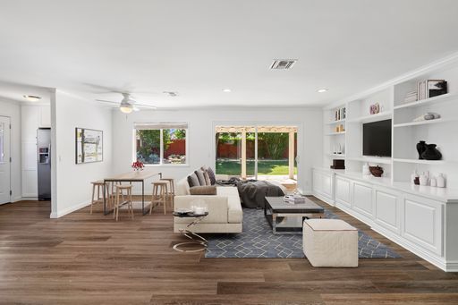 Building Photo - 23906 Hamlin St