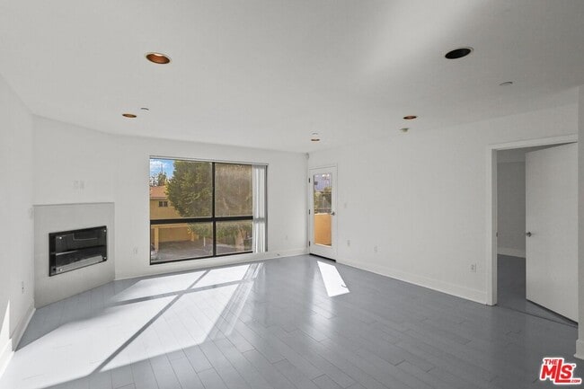 Photo - 1518 Federal Unit 416