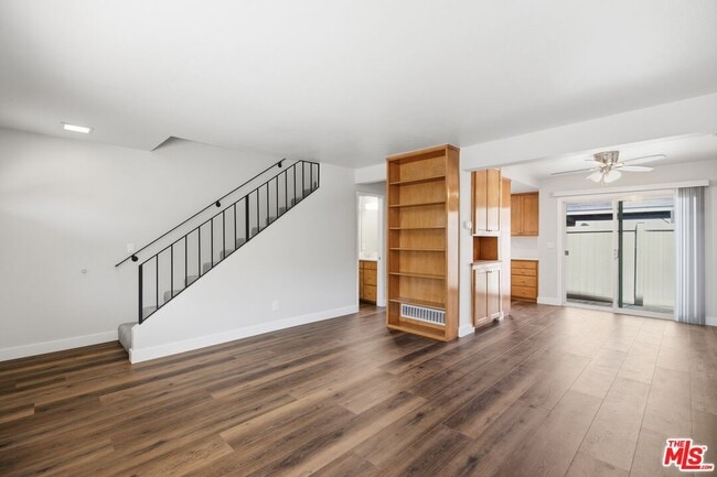 Building Photo - 7928 Virginia St Unit C