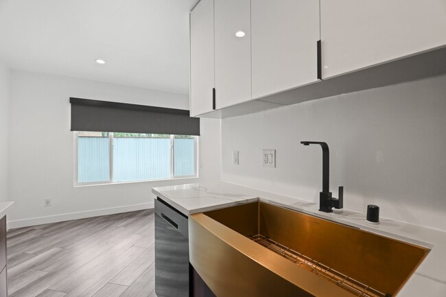 Photo - 6307 Elgin St Unit 2
