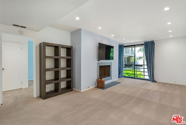 Photo - 2920 Neilson Wy Unit 306