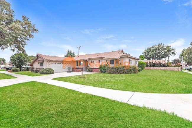 Building Photo - 5971 Sunland Pl