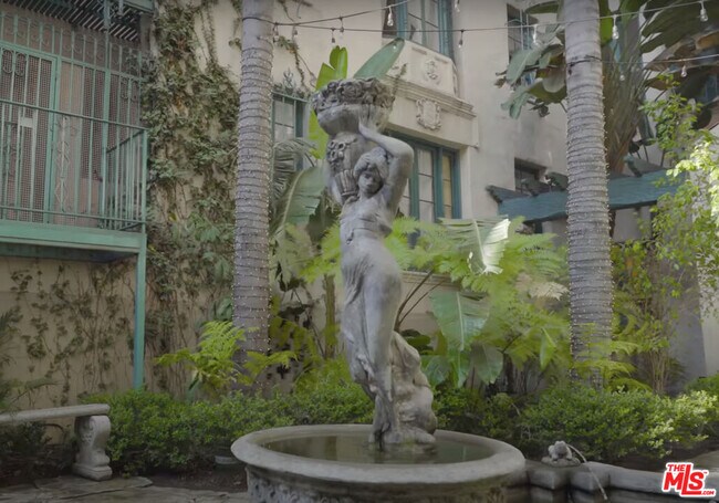 Photo - 642 Bronson Ave Unit 207