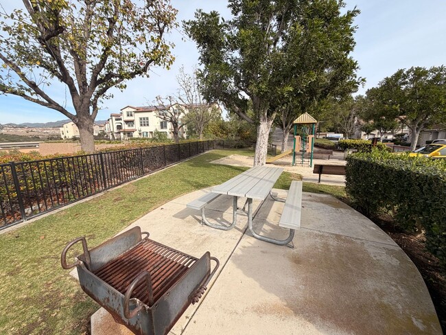 Photo - Very Spacious 1 Bed, 1 Bath Condo in Mission Viejo For Rent-In Unit Laundry and Attached Garage