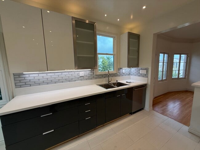 Photo - 1035 Meadowbrook Ave Unit 1035