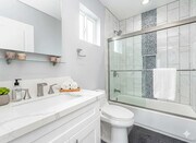 bathroom - 1265 E Adams Blvd