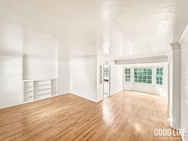 Building Photo - Beautiful 2BD/1BA Condo Located in Hillcrest! W/ Laundry On-Site and Across The Street From Balbo... Unit 3026 1/2