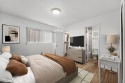 Photo - 925 W 30th St Apartment Unit 13