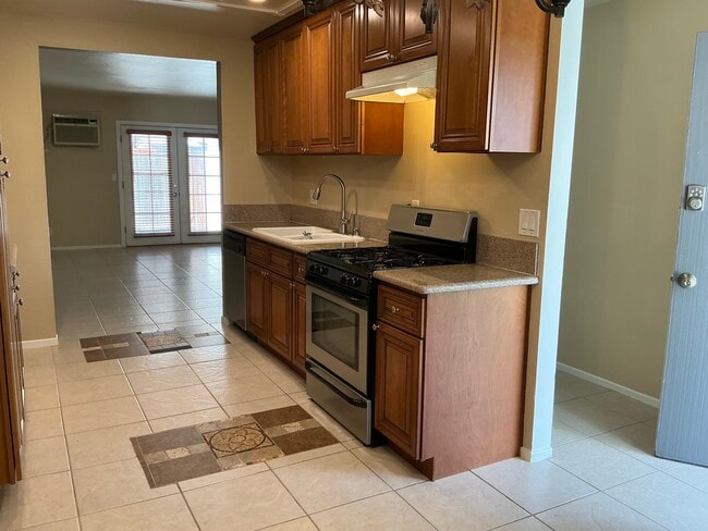 Building Photo - 7601 Volga Dr Unit Volga