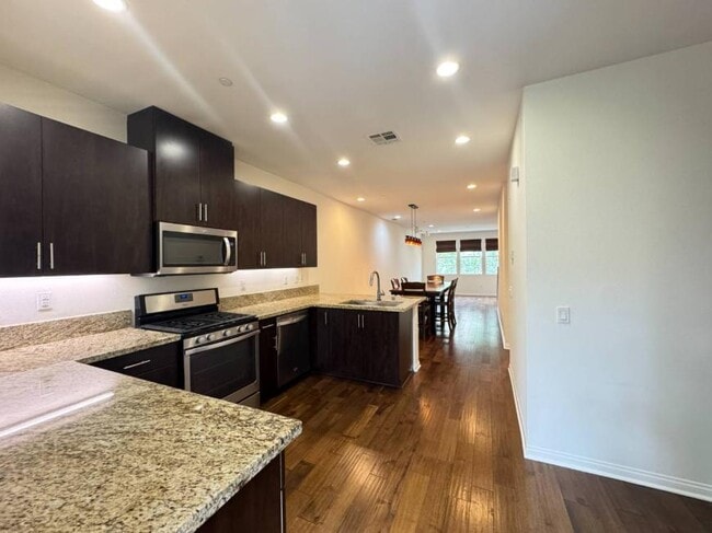 Building Photo - 2.0 bedroom in Azusa California 91702