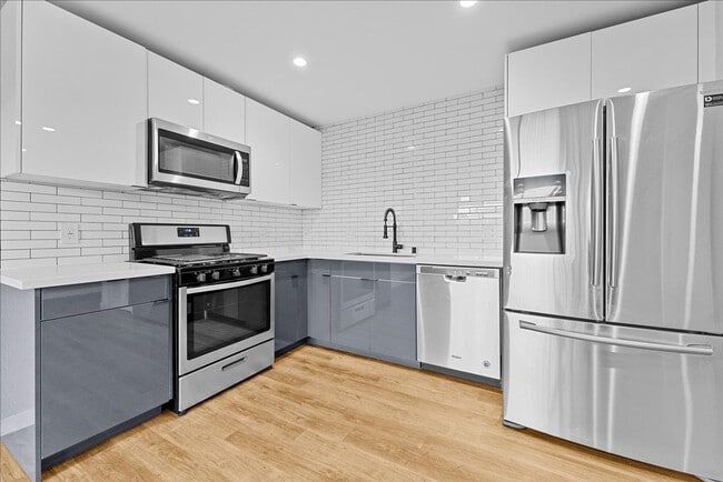 Photo - 941 Normandie Ave Unit 03