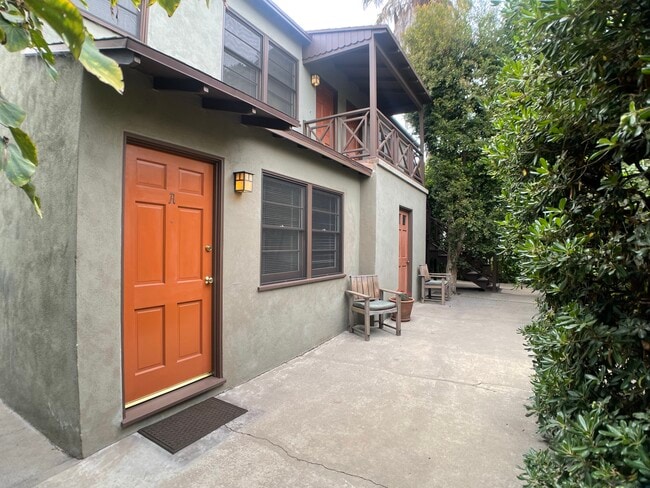 Building Photo - 1008 Euclid St Unit A