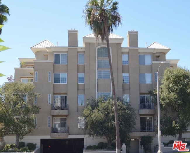 Building Photo - 2349 S Beverly Glen Blvd Unit 101