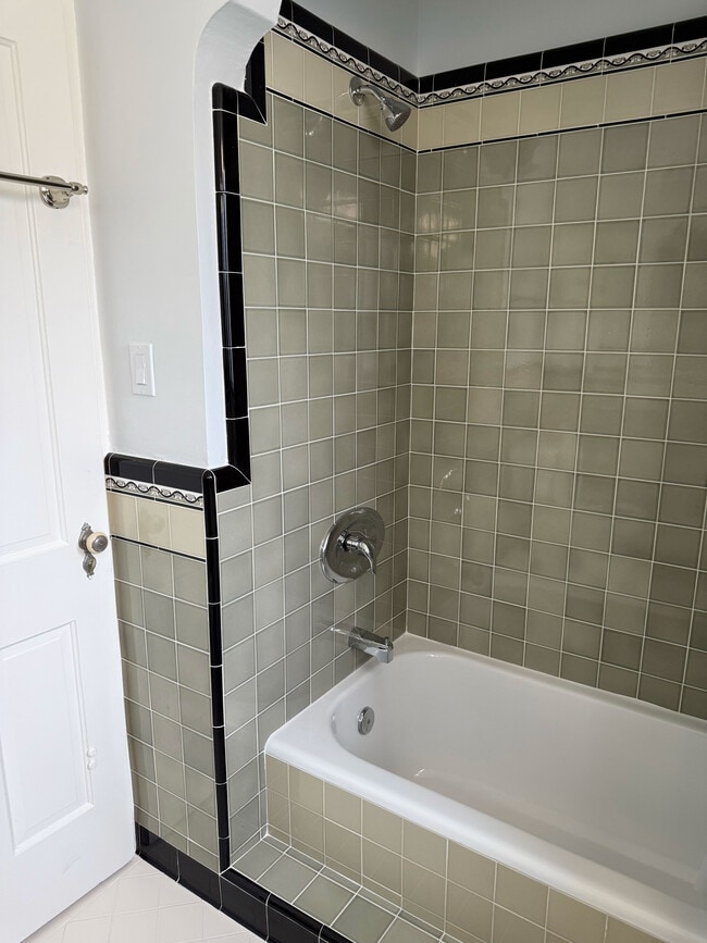 Photo - 617 W Glenoaks Blvd Unit 617