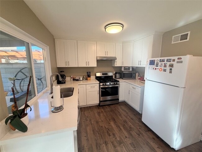 Photo - 1149 Barston Ave