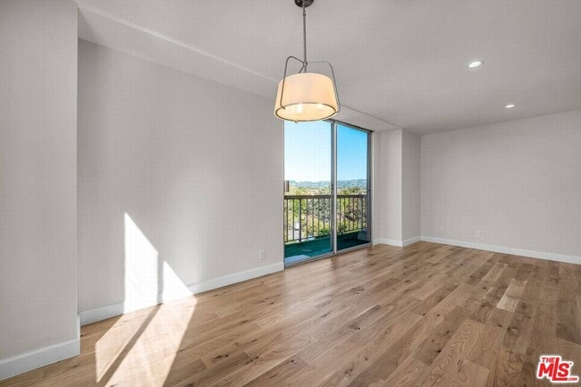 Photo - 10751 Wilshire Blvd Unit 909