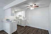 1BR, 1BA - 760SF - Stone Creek Apartments