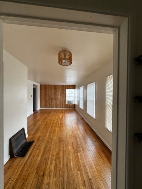Building Photo - 1311 15th St Rental