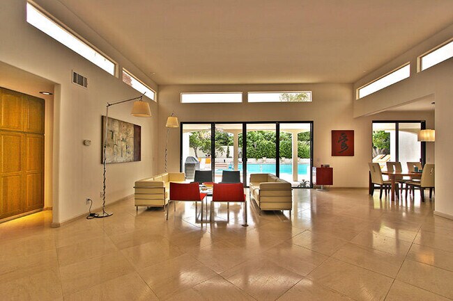 Photo - 72771 Skyward Way