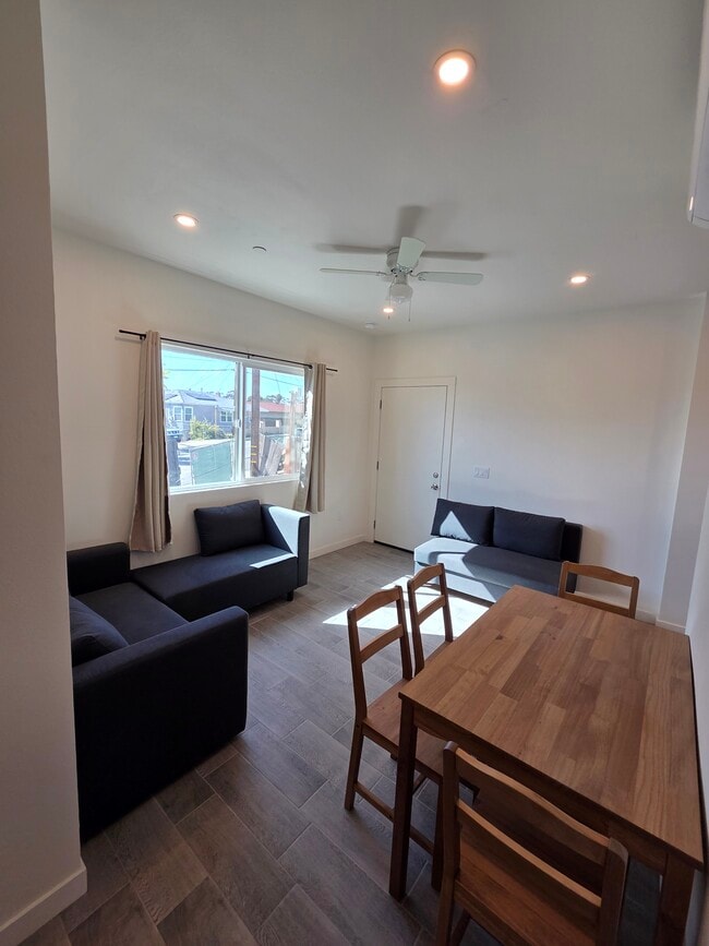 Photo - 855 Winston Dr Unit 855