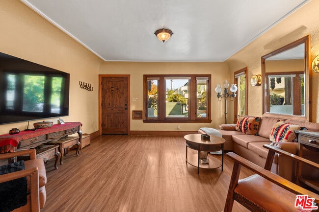 Building Photo - 545 Norwich Dr