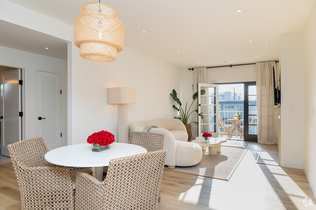 3BR, 3BA - 1,500SF - Dining/Living Room - Plymouth Apartments