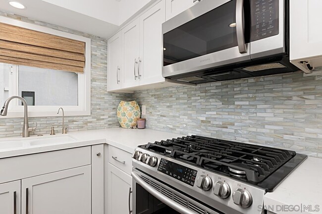 Photo - 542 Via De La Valle