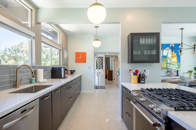 Photo - Luxury Mid Century Oasis in Palm Springs (Monthly Only - No Long Term)