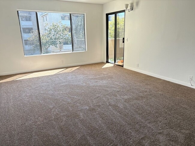 Photo - 2343 E 17th St Unit 202