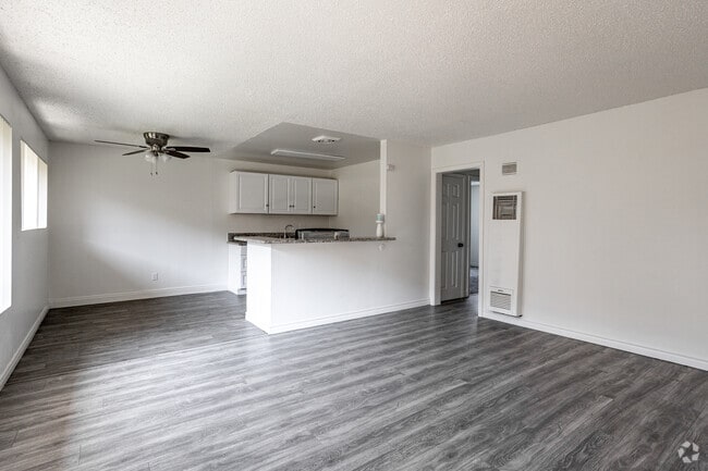 2BR, 1BA - 806SF - Living Room - Glen Forest Apartments