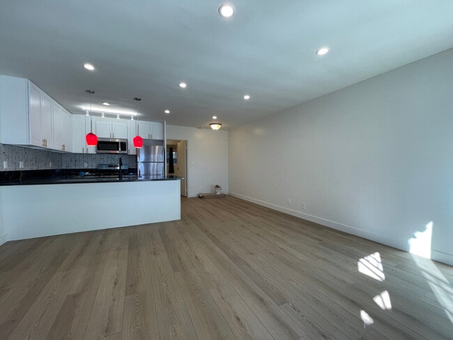 Photo - 1021 Michigan Ave