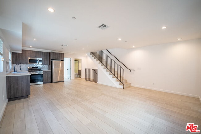 Photo - 246 N Dillon St Unit 248