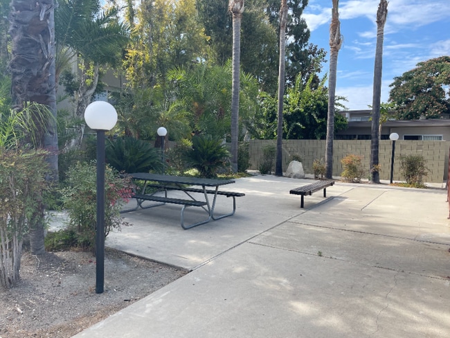 Photo - 1590 W Palm Ln Unit 41