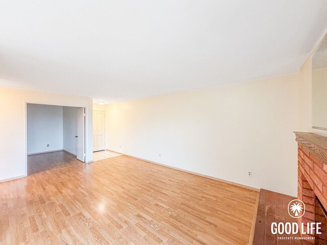 Photo - 2BD/1BA Condo in Clairemont with Balcony, In-Unit Laundry & Reserved Parking