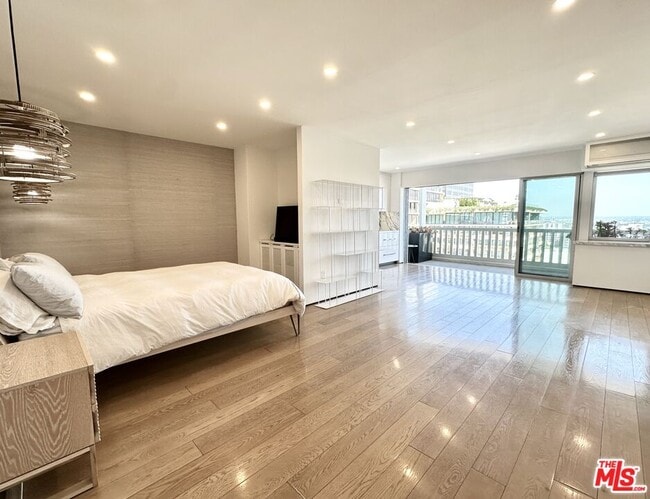 Photo - 999 N Doheny Dr Unit 1005