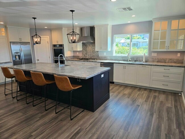 Photo - 4502 Milton St