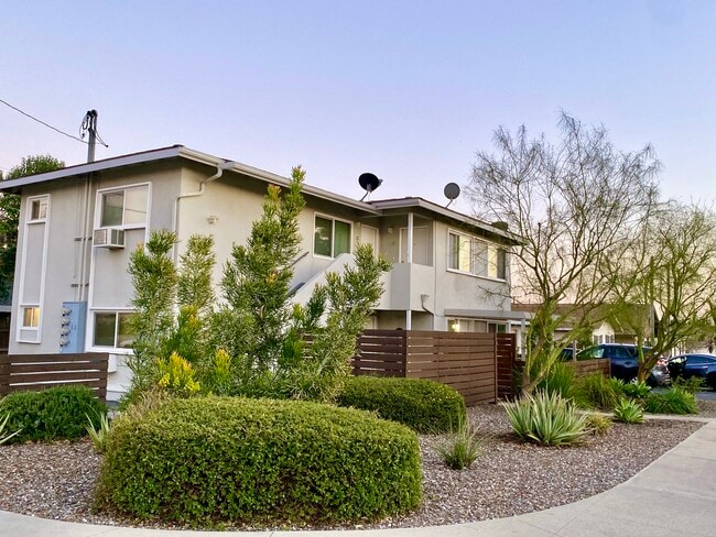 Photo - 212 E 8th St Unit B