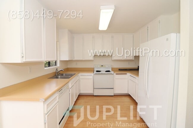 Photo - 2 Bed, 2 Bath w/ garage & fireplace