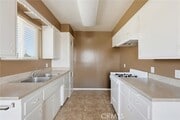 Photo - 782 Lewis St
