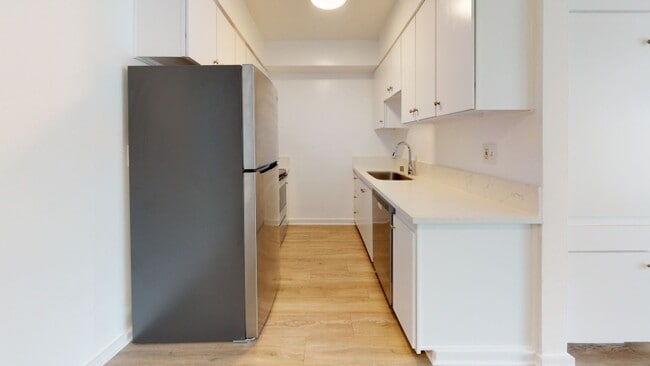 Photo - Wilshire Embassy Apartments