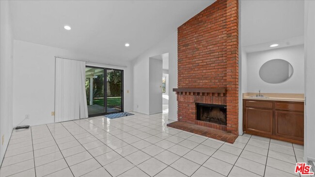 Photo - 409 Beverly Dr