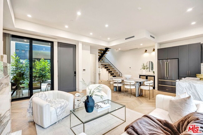 Photo - 652 Huntley Dr Unit 102