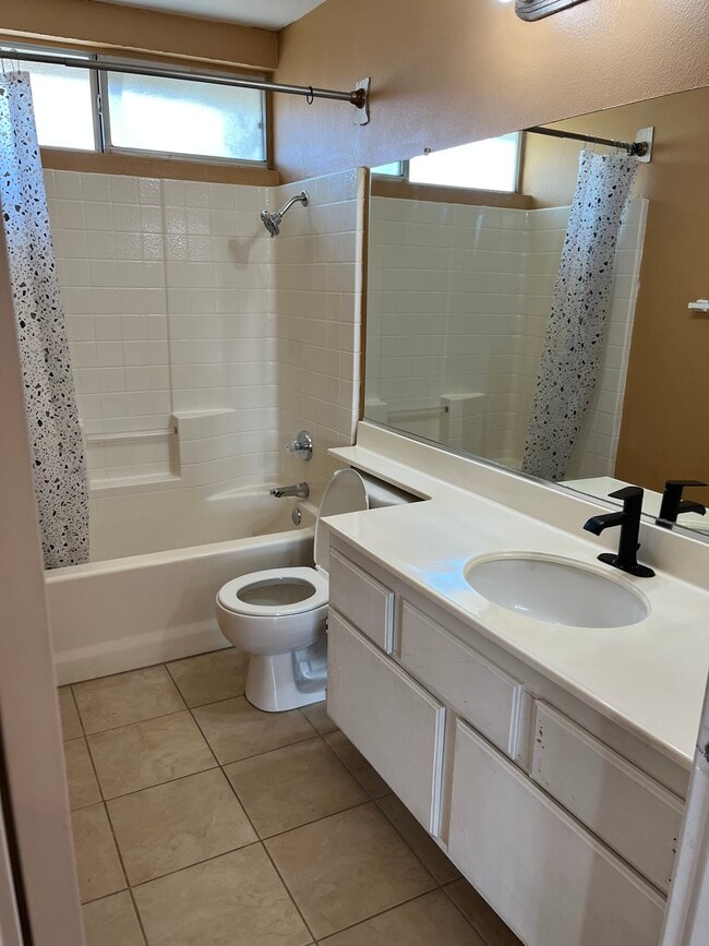 Photo - 383 Camden Ct