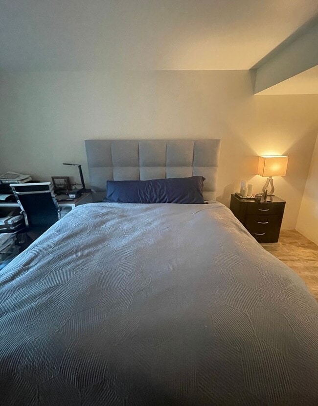 Photo - 1 bed/ 1 bath Point Loma condo close to the Bay & Liberty Station!