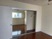 Mirror closet doors Bedroom 2 - 938 20th street Apartments
