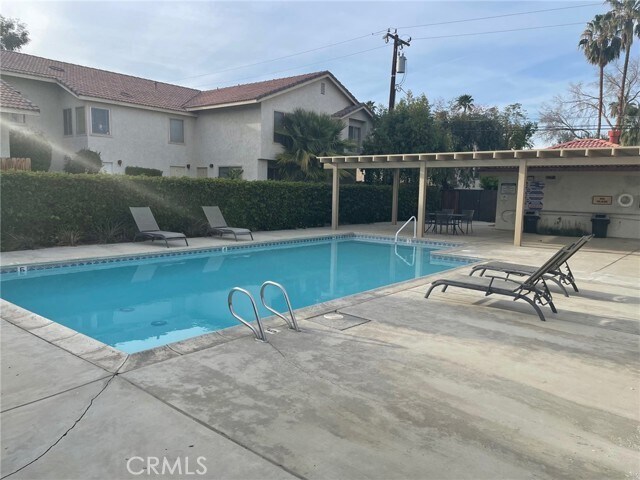 Building Photo - 74614 Driftwood Dr Unit C