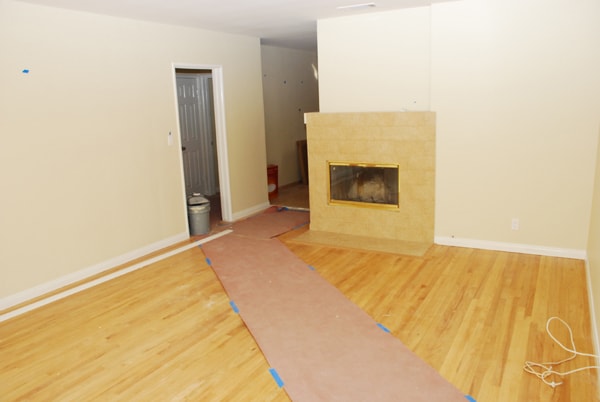 Main living room - 5338 1/2 Ben Ave Unit 1/2