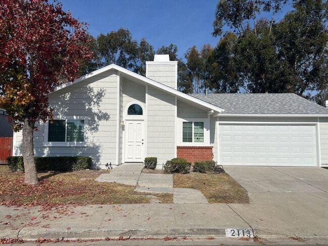 Building Photo - Wow! Single Story, 2 Bedroom, 2 Bath, with Community Beach!